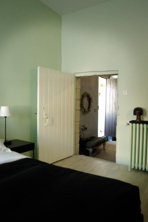 Monte Arena Bed & Breakfast Montaren-et-Saint-Mediers Bilik gambar