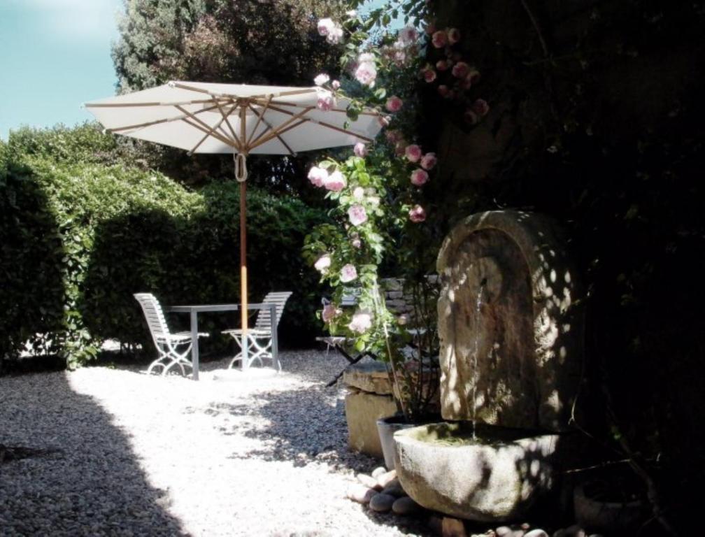Monte Arena Bed & Breakfast Montaren-et-Saint-Mediers Luaran gambar