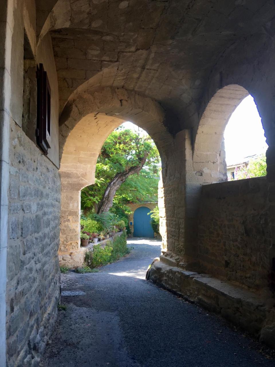 Monte Arena Bed & Breakfast Montaren-et-Saint-Mediers Luaran gambar